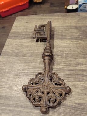 Cast Iron Gothic Skeleton Key Decor, Exc.Vintage Condition, Large
